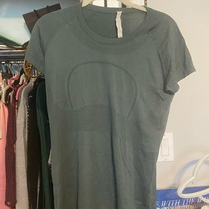 Lululemon sports shirt